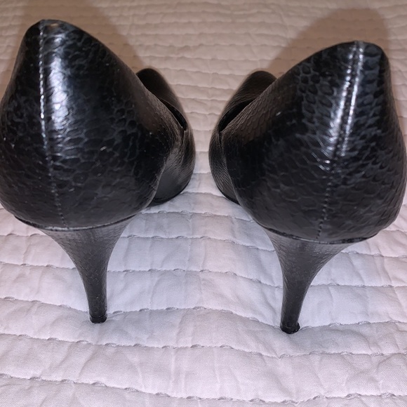 ✨2/$20✨ Classic matte texted pumps / heels | Steve Madden - Picture 6 of 10
